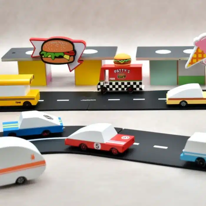 candycar-hamburger-restaurant_b79bc761-5317-4097-90cf-8a9da313b60b