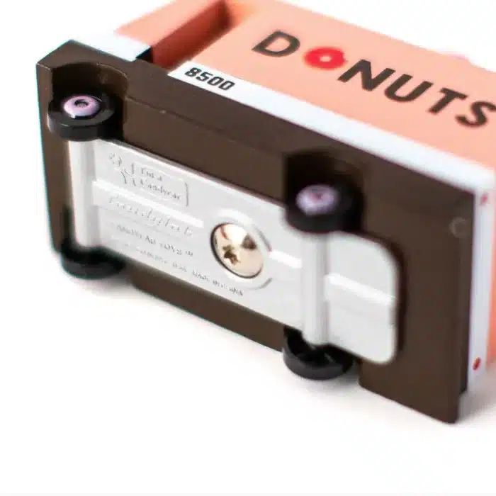 houten-speelgoedauto-donut-van-candylab