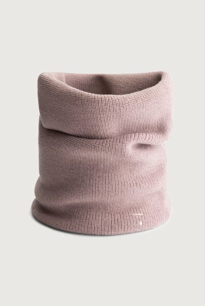 Gray_Label_-_ACC061_-_157_-_Knitted_Endless_Scarf_-_Berry_Front