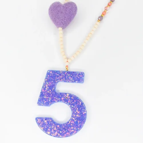 0bb3a2e60eda6760e2979b230267d44e5eb3d484d5aafd884569ef07bee43b26