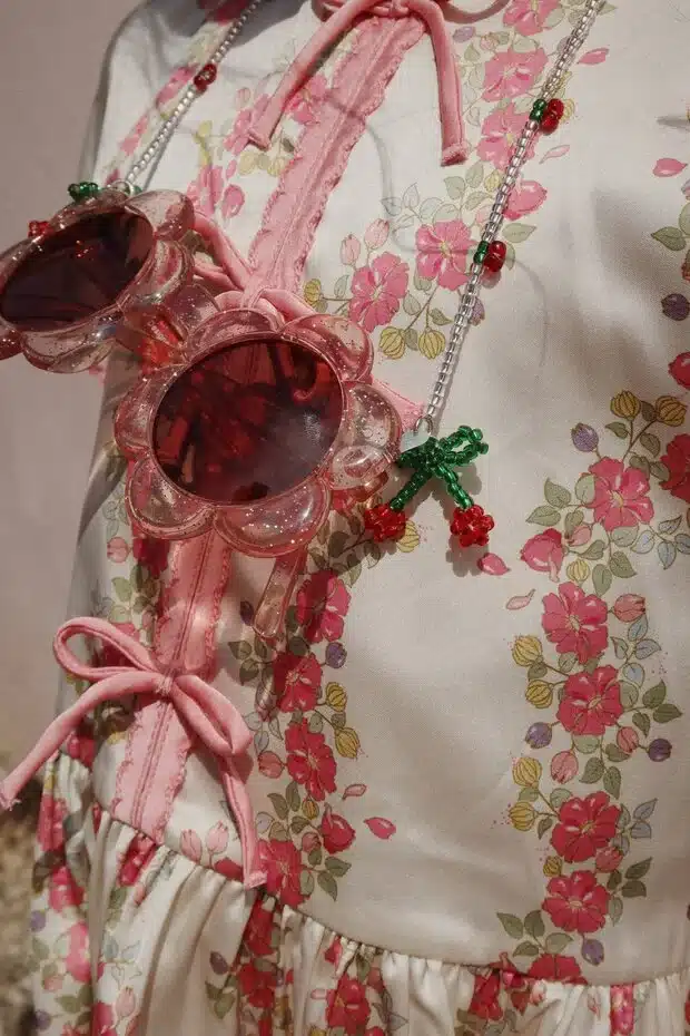 konges-slojd-zonnebril-junior-flower-glitter-rose (4)